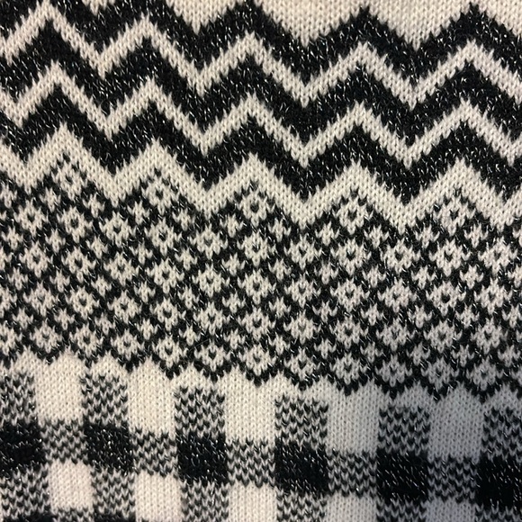 Talbots L cream and black pattern with sparkle thread sweater NWOT. - Picture 4 of 7